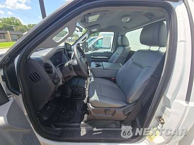 2016 Ford Super Duty F-550 Cab Chassis XL Regular Cab DRW - zdjęcie 6 z 20 - miniatura