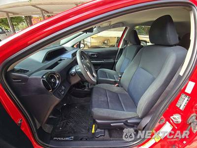 2016 Toyota Prius c Two - zdjęcie 3 z 23 - miniatura