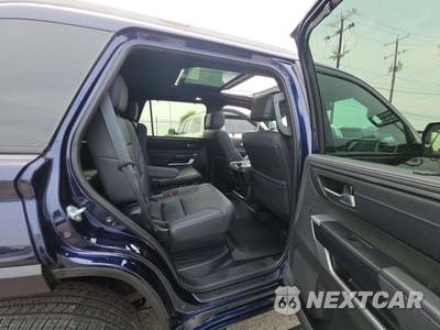 2025 Toyota Sequoia Platinum - zdjęcie 17 z 22 - miniatura