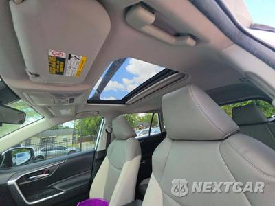 2022 Toyota RAV4 Hybrid XLE - zdjęcie 8 z 22 - miniatura