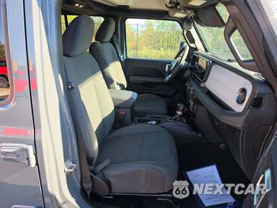 2026 Jeep Wrangler 4 Door Sahara - zdjęcie 15 z 19 - miniatura
