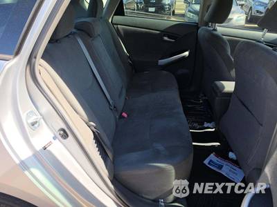 2010 Toyota Prius II - zdjęcie 13 z 37 - miniatura