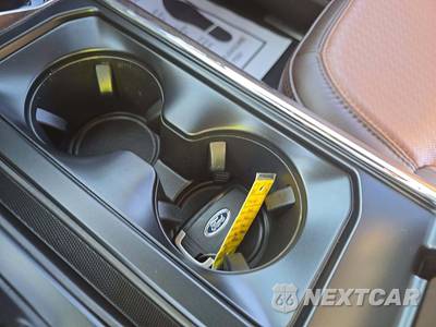 2025 Ford F-150 Hybrid King Ranch Crew Cab Short Bed - zdjęcie 8 z 21 - miniatura