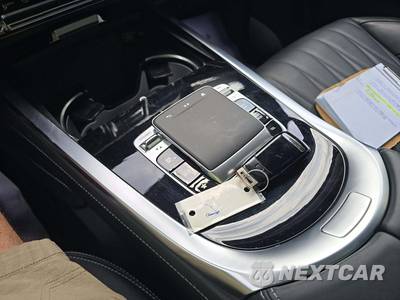 2025 Mercedes-Benz AMG G 63 4MATIC - zdjęcie 8 z 22 - miniatura