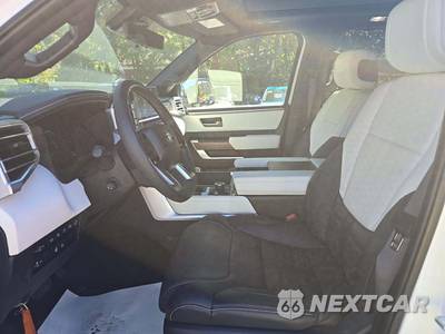 2023 Toyota Sequoia Capstone - zdjęcie 6 z 23 - miniatura