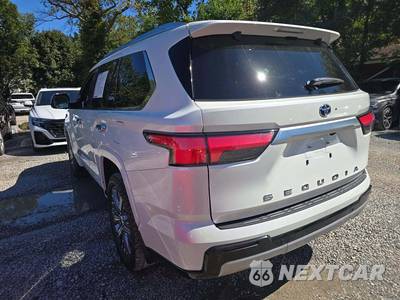 2023 Toyota Sequoia Capstone - zdjęcie 2 z 23 - miniatura