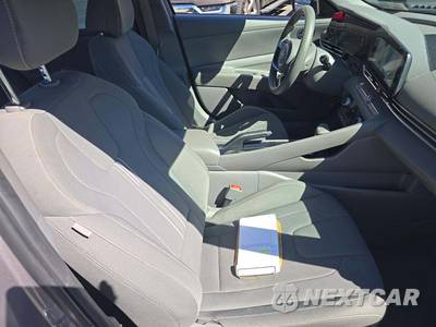 2024 Hyundai Elantra SEL - zdjęcie 18 z 28 - miniatura