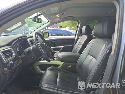 2018 Nissan TITAN SL Crew Cab Short Bed - zdjęcie 6 z 24 - miniatura