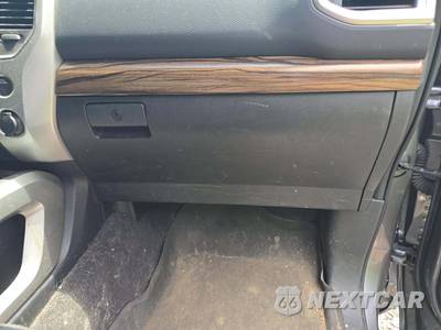 2018 Nissan TITAN SL Crew Cab Short Bed - zdjęcie 19 z 24 - miniatura