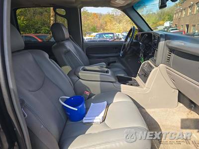 2003 Chevrolet Suburban 2500 LT 1SM - zdjęcie 19 z 33 - miniatura