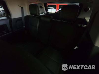2014 Toyota FJ Cruiser w/Rear Doors - zdjęcie 13 z 20 - miniatura
