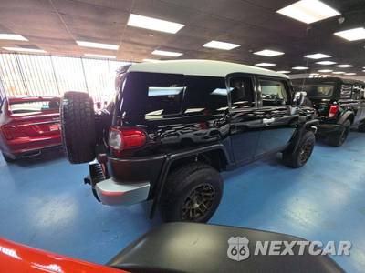 2014 Toyota FJ Cruiser w/Rear Doors - zdjęcie 3 z 20 - miniatura