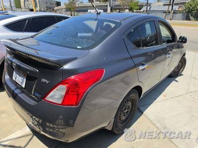 2013 Nissan Versa 1.6 SV - zdjęcie 3 z 38 - miniatura