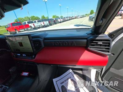 2025 Toyota Sequoia TRD Pro - zdjęcie 17 z 18 - miniatura