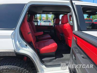 2025 Toyota Sequoia TRD Pro - zdjęcie 14 z 18 - miniatura