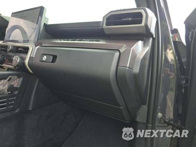 2025 Toyota Tacoma i-FORCE MAX TRD Off-Road Crew Cab Medium Bed - zdjęcie 19 z 26 - miniatura
