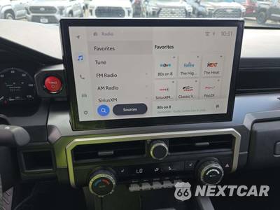 2025 Toyota Tacoma i-FORCE MAX TRD Off-Road Crew Cab Medium Bed - zdjęcie 10 z 26 - miniatura
