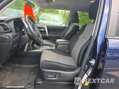 2019 Toyota 4Runner SR5 - zdjęcie 6 z 23 - miniatura