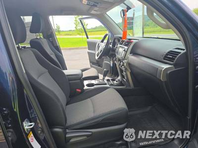 2019 Toyota 4Runner SR5 - zdjęcie 19 z 23 - miniatura