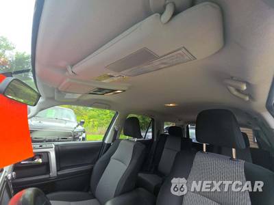 2019 Toyota 4Runner SR5 - zdjęcie 11 z 23 - miniatura