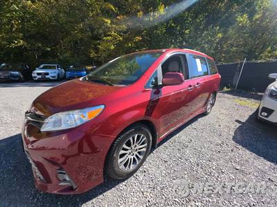 2019 Toyota Sienna XLE 8-Passenger 119.3" WB