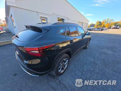 2025 Chevrolet Trax LT - zdjęcie 3 z 20 - miniatura