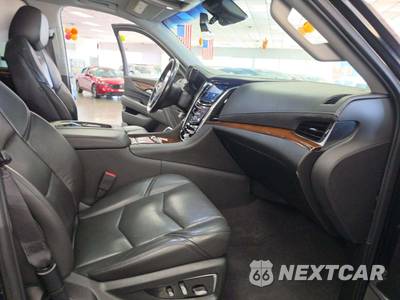 2020 Cadillac Escalade Luxury 1SB - zdjęcie 18 z 25 - miniatura