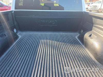 2024 Ram 1500 Laramie Crew Cab Short Bed - zdjęcie 14 z 20 - miniatura