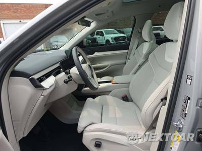 2025 Volvo EX90 Twin Motor Plus 7-Passenger - zdjęcie 6 z 21 - miniatura
