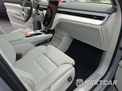 2025 Volvo EX90 Twin Motor Plus 7-Passenger - zdjęcie 19 z 21 - miniatura