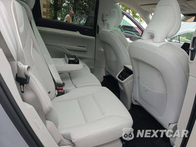 2025 Volvo EX90 Twin Motor Plus 7-Passenger - zdjęcie 17 z 21 - miniatura