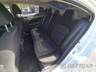 2020 Hyundai Elantra SEL Sedan - zdjęcie 13 z 22 - miniatura