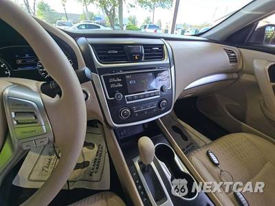2017 Nissan Altima 2.5 S - zdjęcie 10 z 25 - miniatura