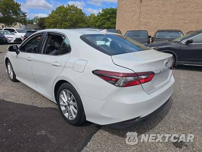 2022 Toyota Camry LE - zdjęcie 2 z 24 - miniatura