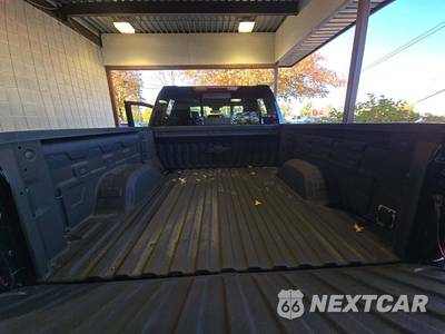 2024 Chevrolet Silverado 1500 RST Crew Cab Short Bed 1SP - zdjęcie 14 z 22 - miniatura