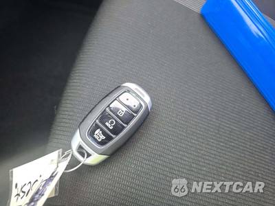 2026 Hyundai Venue SEL - zdjęcie 8 z 21 - miniatura