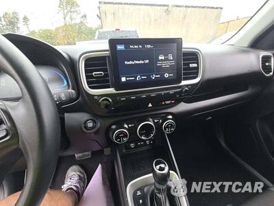2026 Hyundai Venue SEL - zdjęcie 10 z 21 - miniatura