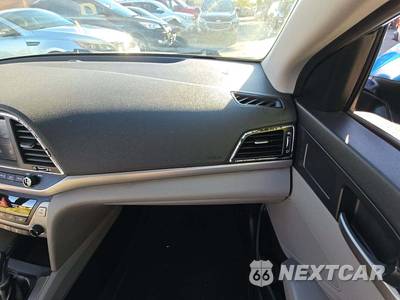 2017 Hyundai Elantra SE Sedan - zdjęcie 19 z 25 - miniatura