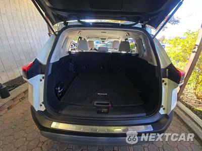 2021 Nissan Rogue SV - zdjęcie 14 z 22 - miniatura