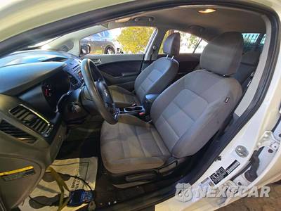 2017 Kia Forte LX Sedan - zdjęcie 6 z 23 - miniatura