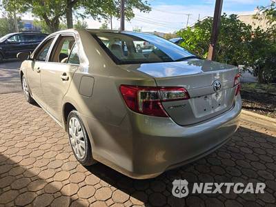 2014 Toyota Camry LE - zdjęcie 2 z 23 - miniatura
