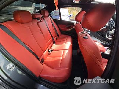 2017 BMW 3 Series Sedan 330i xDrive SPORT LINE - zdjęcie 16 z 27 - miniatura