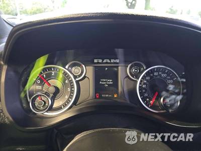 2022 Ram 1500 Big Horn Extended Cab Medium Bed - zdjęcie 9 z 27 - miniatura