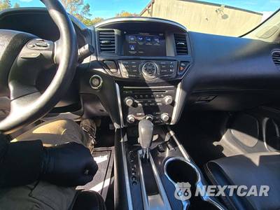2020 Nissan Pathfinder SL - zdjęcie 10 z 25 - miniatura