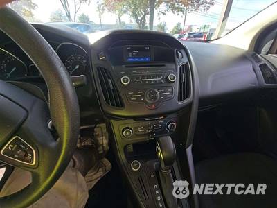 2017 Ford Focus SE Sedan - zdjęcie 10 z 25 - miniatura