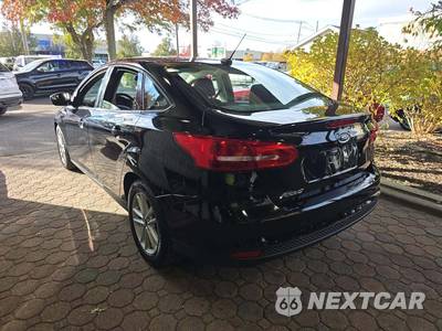 2017 Ford Focus SE Sedan - zdjęcie 2 z 25 - miniatura