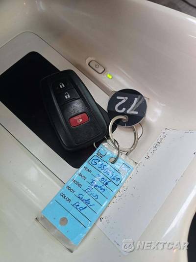 2016 Toyota Prius Three - zdjęcie 8 z 24 - miniatura