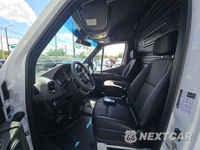 2025 Mercedes-Benz Sprinter 2500 Base - zdjęcie 6 z 22 - miniatura