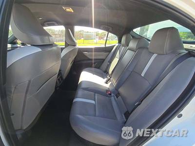 2025 Toyota Camry SE - zdjęcie 12 z 24 - miniatura