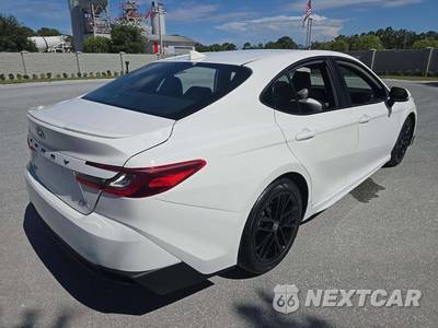 2025 Toyota Camry SE - zdjęcie 3 z 24 - miniatura